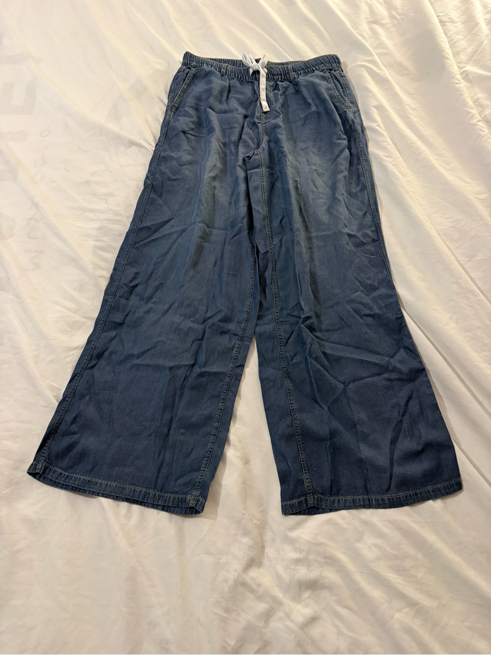 Halara wide leg pull on jeans size L